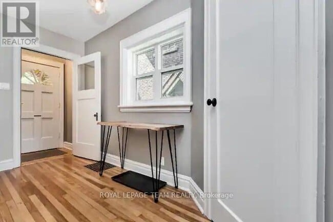 Building Photo - 117 Bayswater Ave
