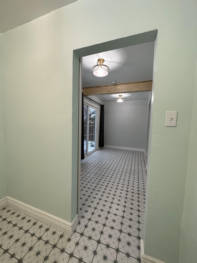 Building Photo - 608 Neal St