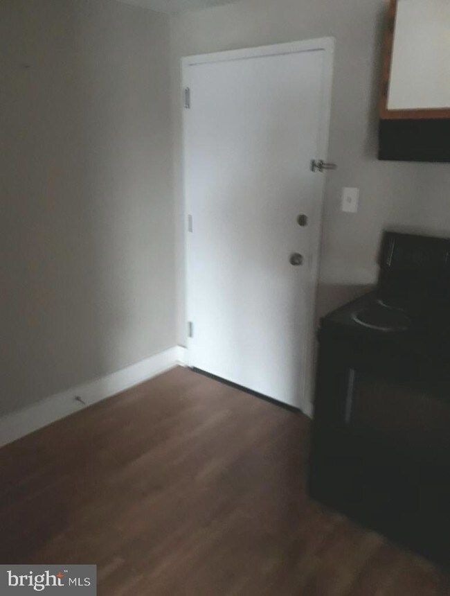 Foto del edificio - 213 E High St