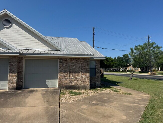 Foto del edificio - 2-Bed 2-Bath 1-Car Garage easy access to W...
