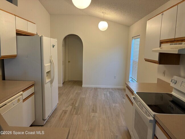 Building Photo - 1776 Vista Lake Cir