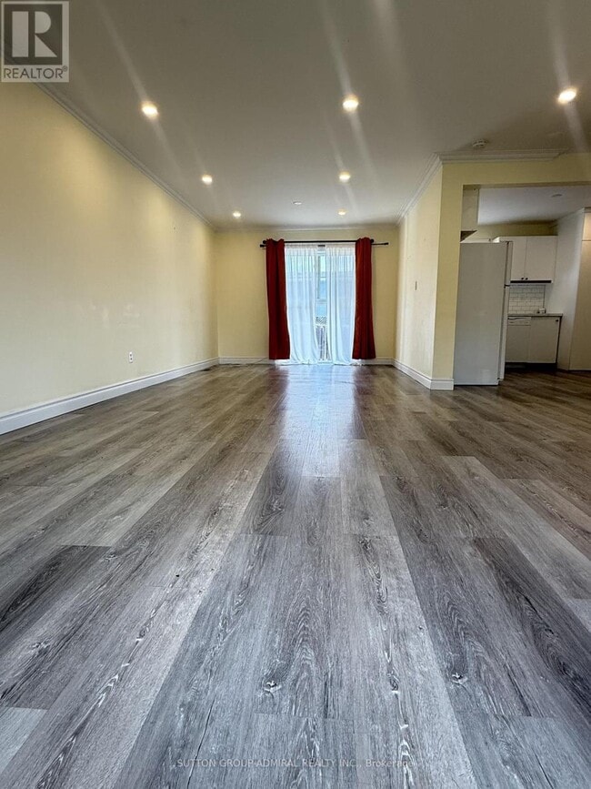 Building Photo - 61 Parkside Dr