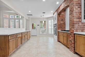 Building Photo - 11403 Lakewood Cove