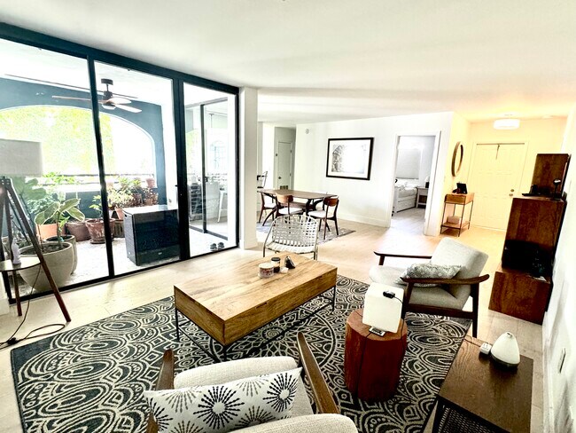 Foto del edificio - 3553 Magellan Cir
