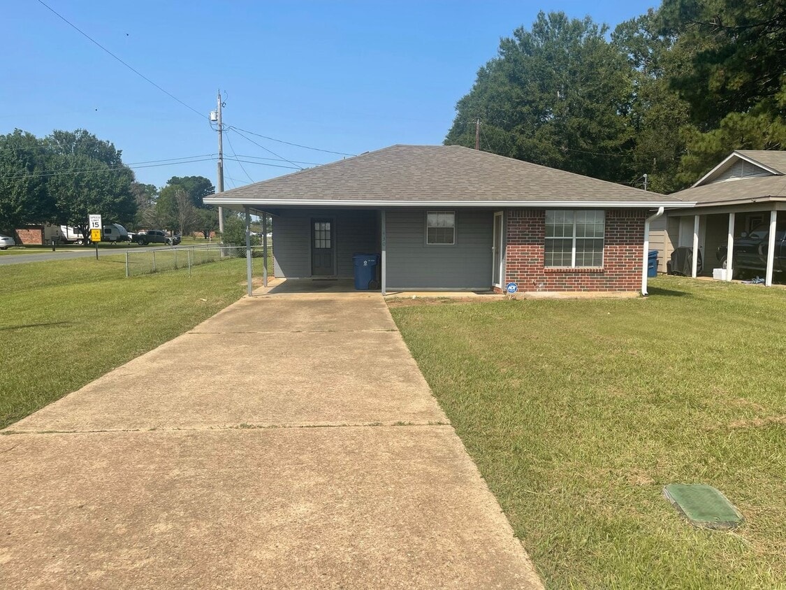 430 N Elm St, Haughton, LA 71037 House Rental in Haughton, LA
