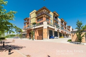 Building Photo - 20728 Willoughby Town Centre Dr