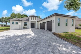 Building Photo - 11921 Fort King Hwy