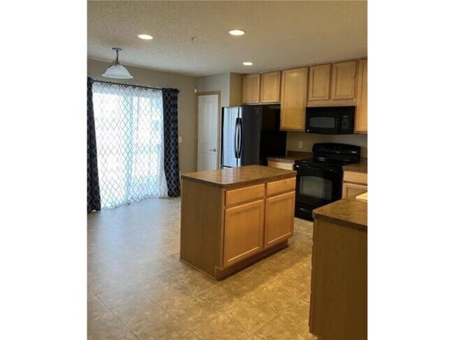 Building Photo - 899 Ledgestone Dr