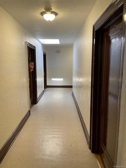 Foto del edificio - 139 Upper Croton Ave
