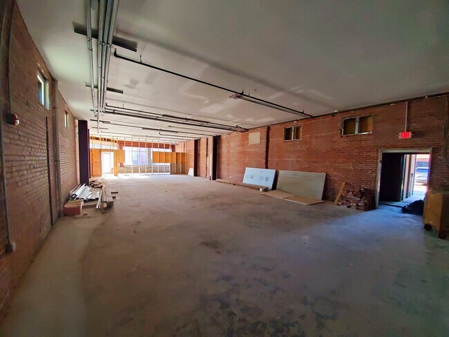 Foto del edificio - 2000 Reynolds Ave