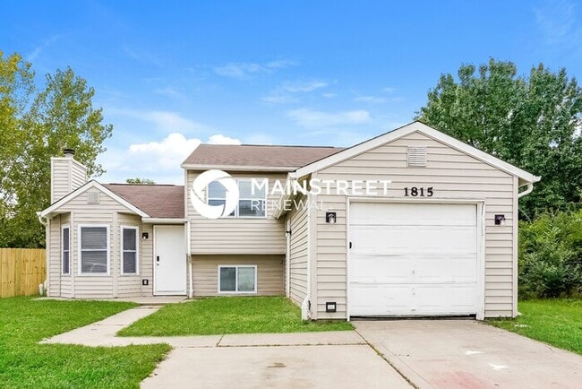 3 Bedroom Pet-Friendly Home in INDIANAPOLIS, IN with Main Street Renewal - 3 Bedroom Pet-Friendly Home in INDIANAPOLIS, IN with Main Street Renewal
