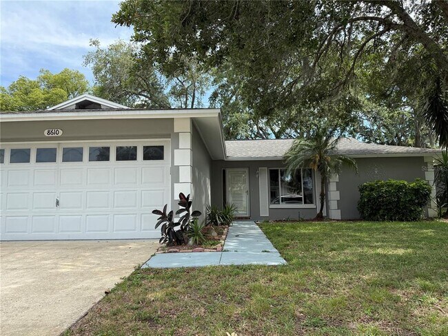 Foto del edificio - 8610 Winding Wood Dr