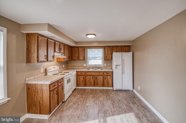 Building Photo - 218 Wintergreen Ln