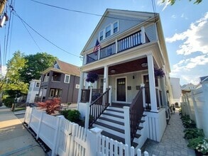 Building Photo - 44 Belmont St