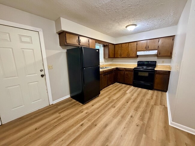 Building Photo - 127 Aspen Dr