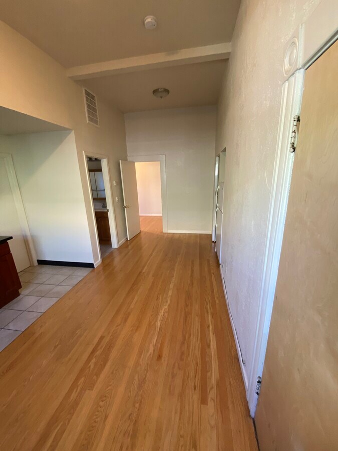 2222 Dwight Way