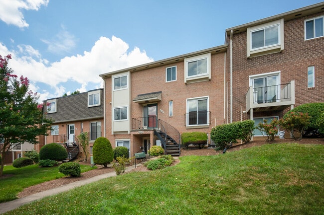 Photo - 4634 Conwell Dr (Annandale, VA) Townhome