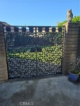 Building Photo - 564 E Fellows Dr