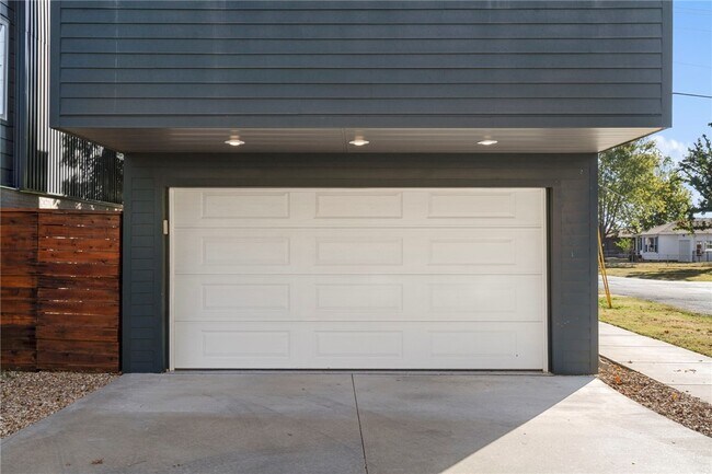 Foto del edificio - 644 SW B St