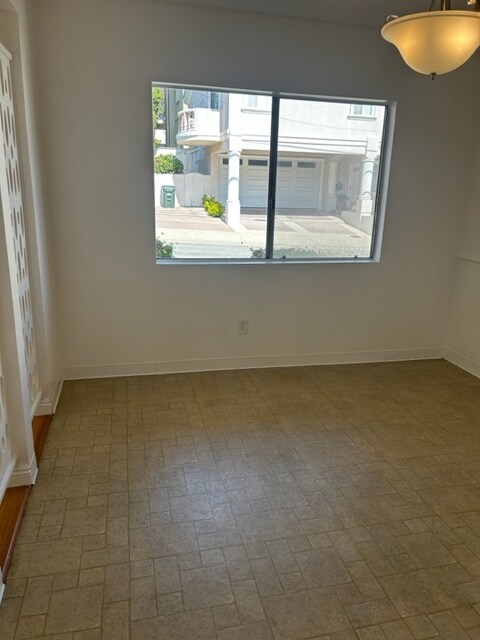 Building Photo - 2423 Voorhees Ave