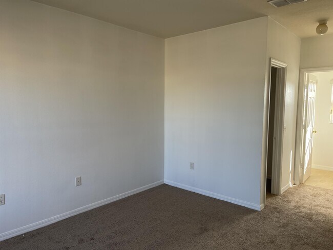 830 Fraser Dr photo'