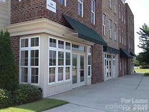 Building Photo - 105 Singleton Rd