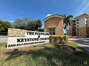 Building Photo - 9310 Fontainebleau Blvd