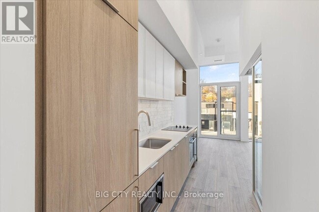 Building Photo - 2020 Bathurst St