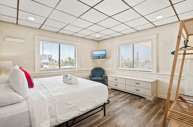 Foto del edificio - 7785 Estero Blvd