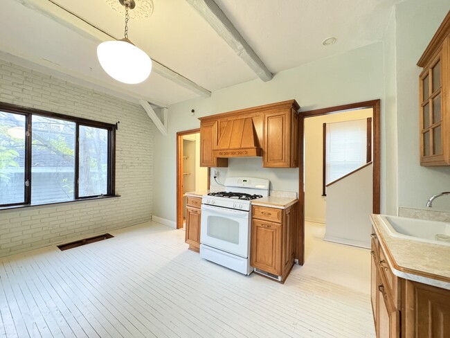 Foto del edificio - 365 E Schiller St