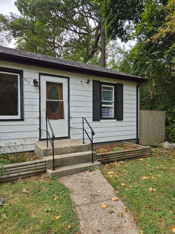 612 Park Ave, Winthrop Harbor, IL 60096 House Rental in Winthrop