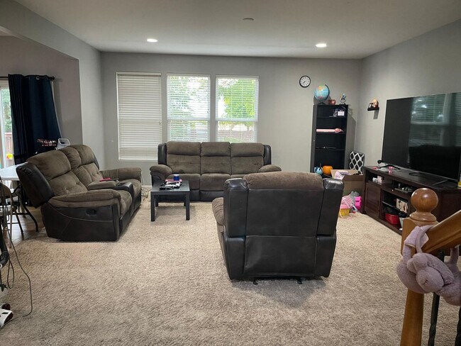 Building Photo - 159 Chapin Way