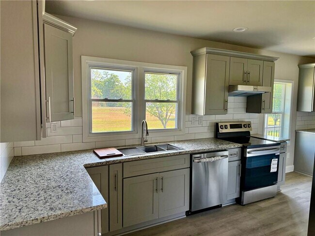 Foto del edificio - 2360 Gravel Springs Rd