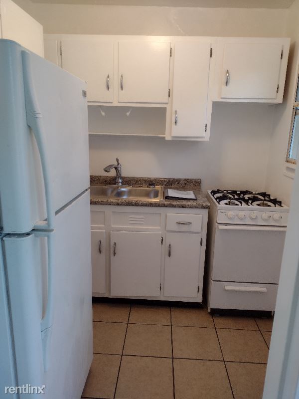 Foto del edificio - 461 Kenwood Dr