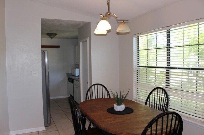 Building Photo - 1429 Deer Haven Ln