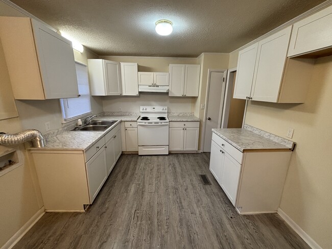 Building Photo - 280 E Main St