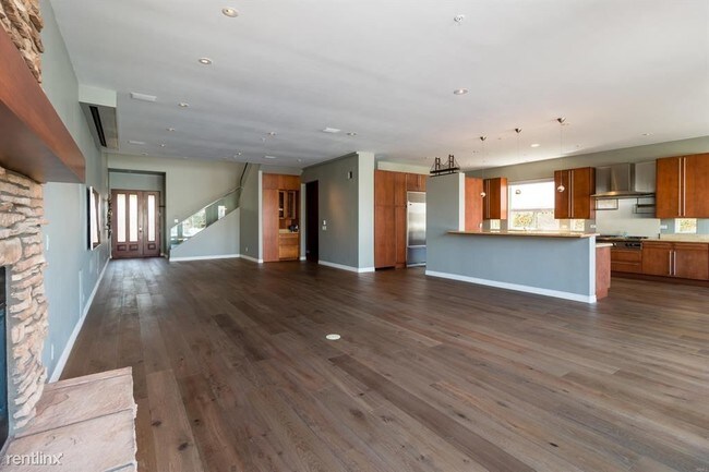 Building Photo - 4 br, 3 bath House - 1325 Beachmont St