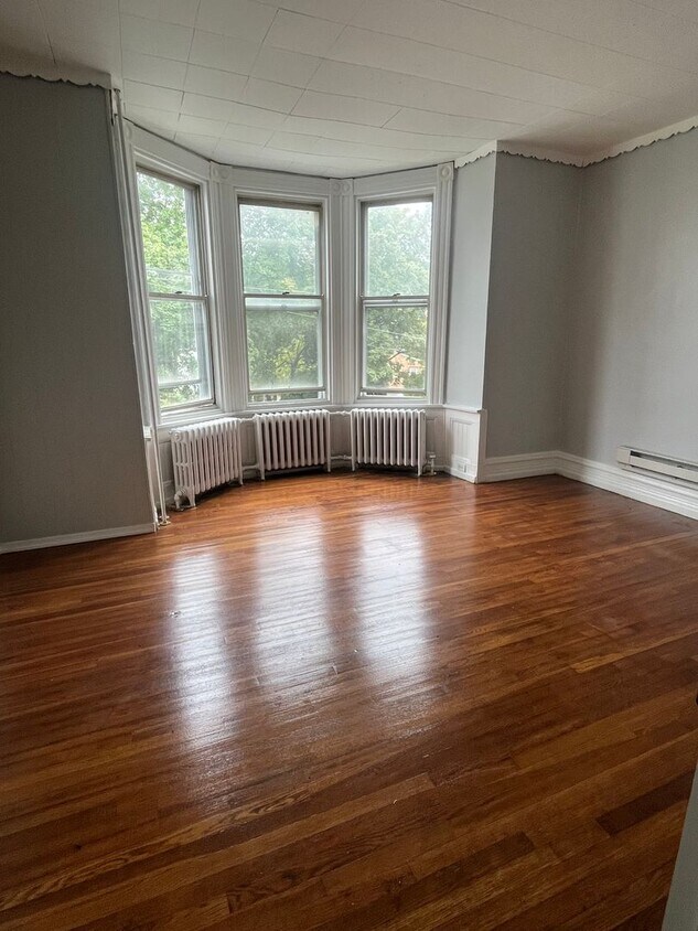 Primary Photo - 1321 Good Street