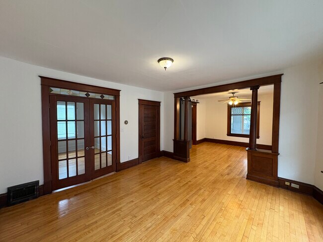 Sala de estar - 220 Penn Ave S