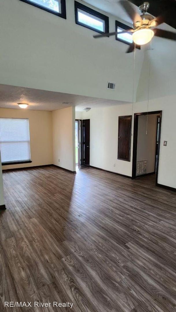 Building Photo - 3 br, 2 bath House - 2627 Teakwood Drive