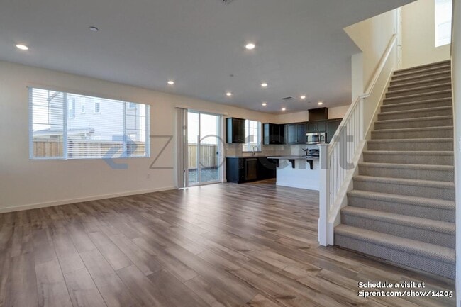 Foto del edificio - 1300 Renewal Ln