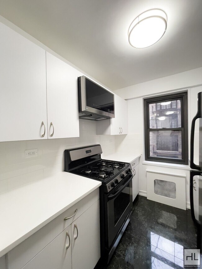 Building Photo - EAST 56 STREET