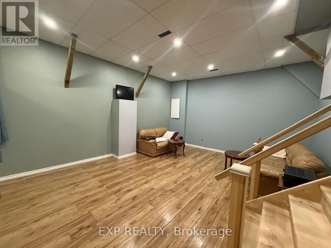 Building Photo - 71 Sherin Ct