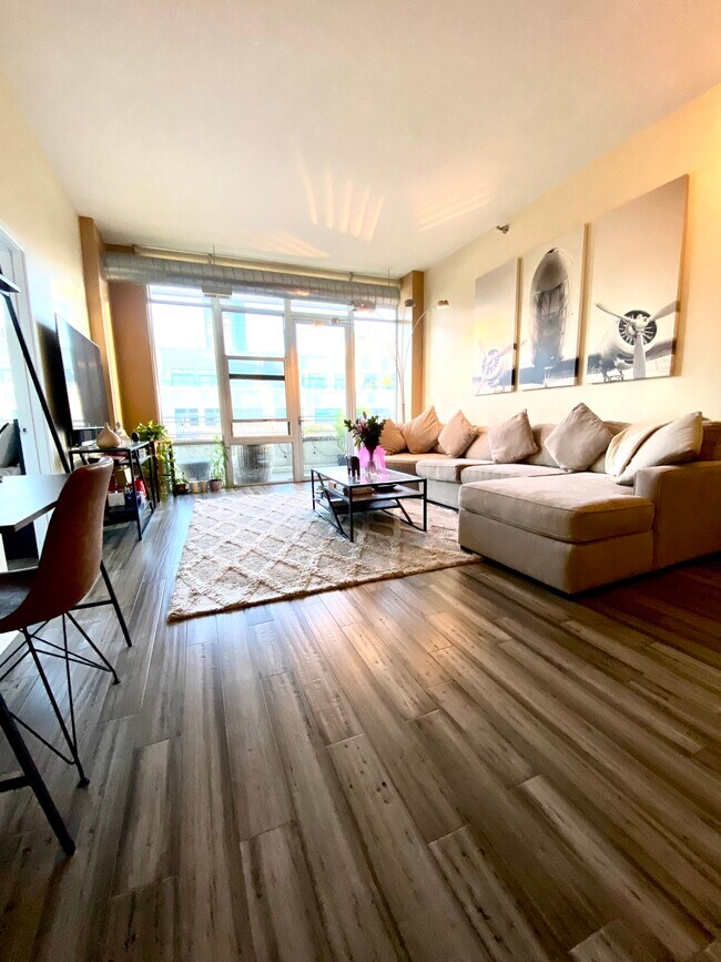Foto del edificio - 901 W Madison St