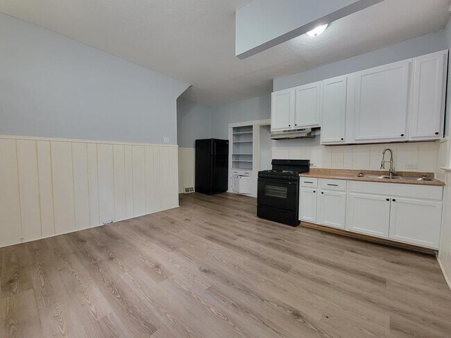 Foto del edificio - 3310 Winnebago St
