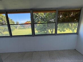 Building Photo - 261 Camden K