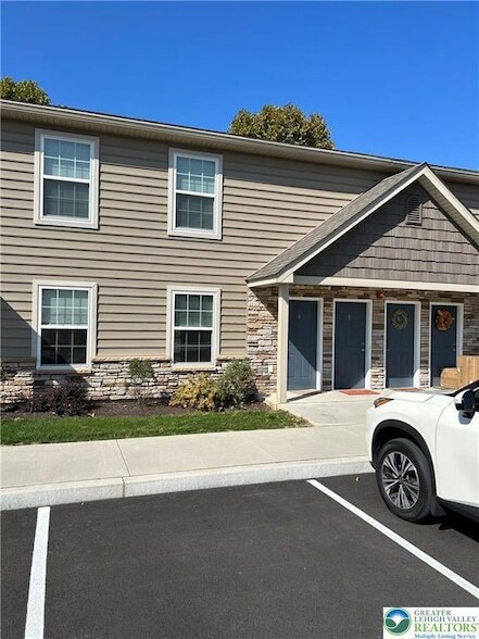 Building Photo - 5994 Coplay Rd