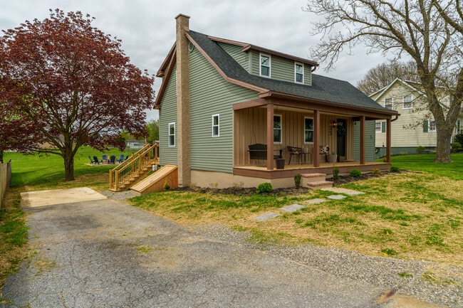 Building Photo - 505 Brenneman Rd