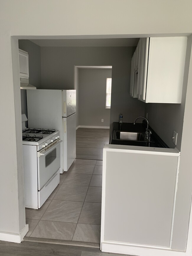 Building Photo - N Rotunda