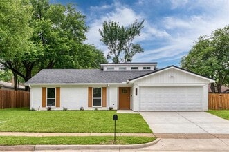 Building Photo - 314 Sixpence Ln